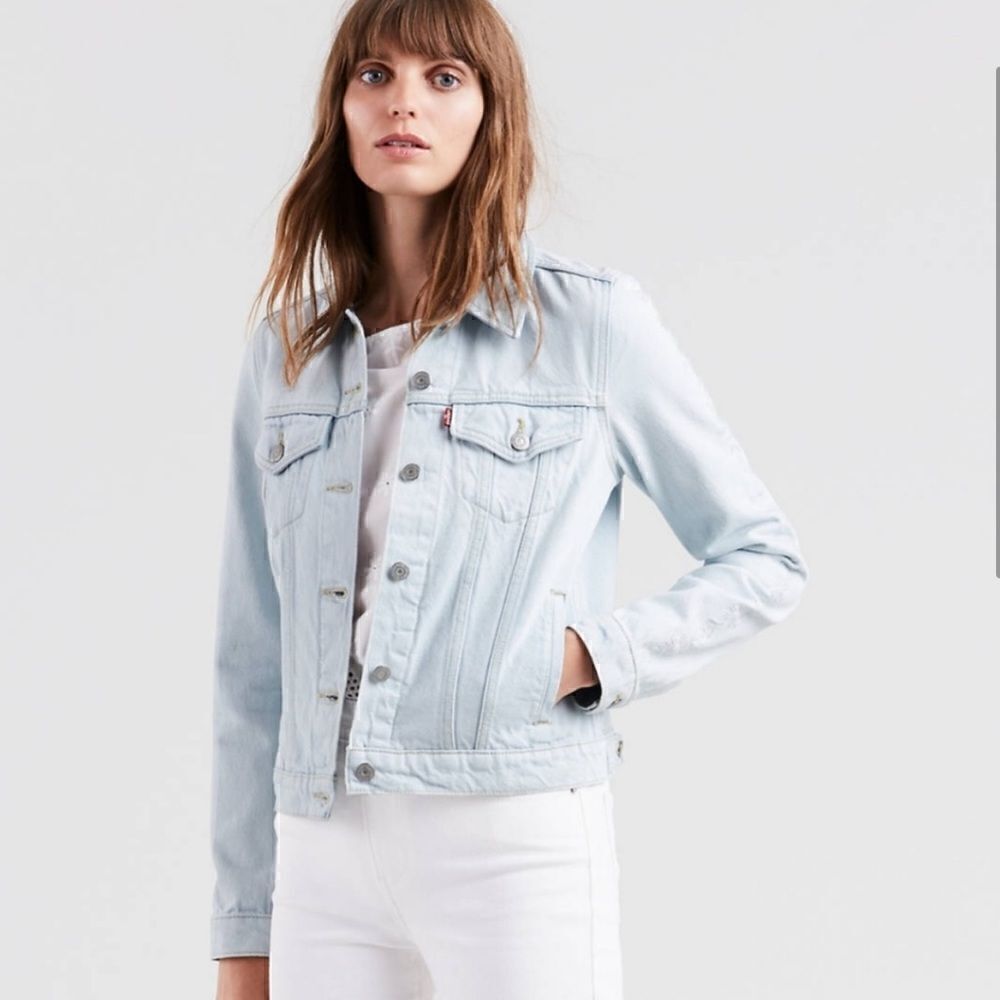 LEVIS Trucker Denim Jacket Light Bleached Wash Embroidered Floral Sleeve